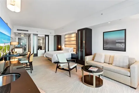 4391 Collins Avenue Miami Beach FL 33140