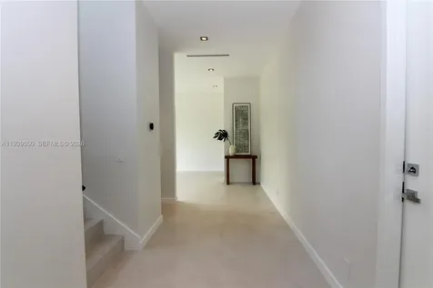 3540 Oak Avenue Miami FL 33133