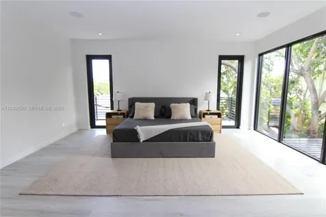 3540 Oak Avenue Miami FL 33133