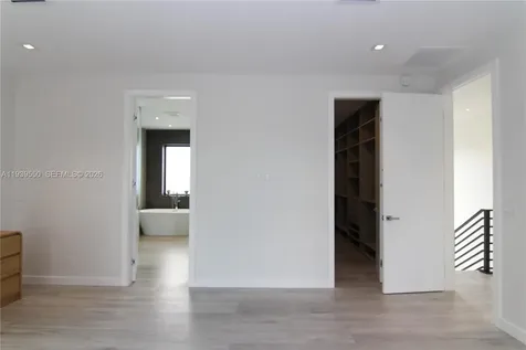 3540 Oak Avenue Miami FL 33133