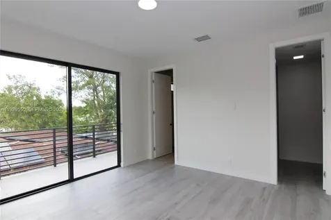 3540 Oak Avenue Miami FL 33133