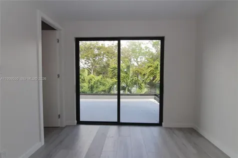 3540 Oak Avenue Miami FL 33133