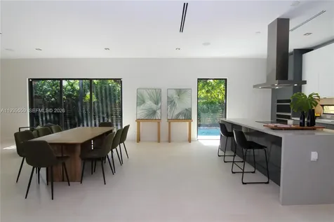 3540 Oak Avenue Miami FL 33133