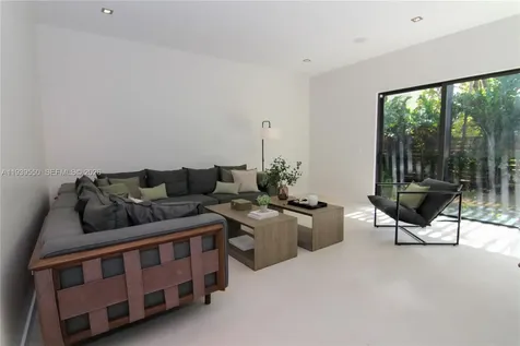 3540 Oak Avenue Miami FL 33133