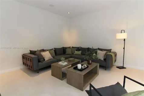 3540 Oak Avenue Miami FL 33133
