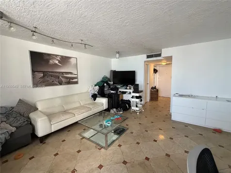 1800 Collins Avenue Miami Beach FL 33139