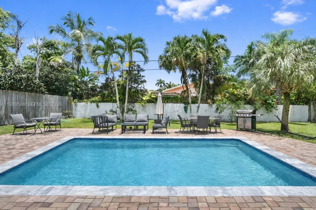 5841 SW 58th Terrace South Miami FL 33143