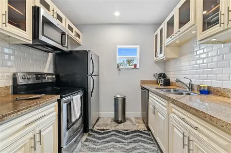 5841 SW 58th Terrace South Miami FL 33143