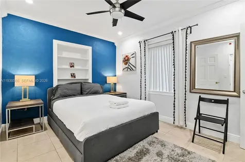 5841 SW 58th Terrace South Miami FL 33143