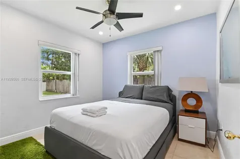 5841 SW 58th Terrace South Miami FL 33143