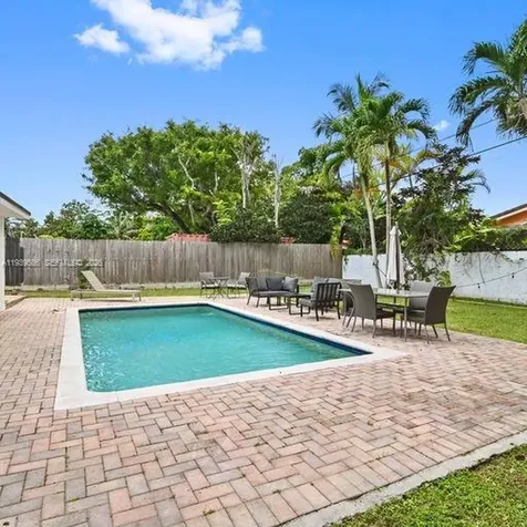 5841 SW 58th Terrace South Miami FL 33143