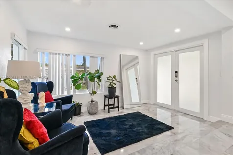 5841 SW 58th Terrace South Miami FL 33143