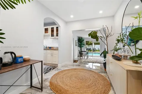 5841 SW 58th Terrace South Miami FL 33143