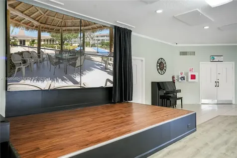 4801 NW 34th Street Lauderdale Lakes FL 33319