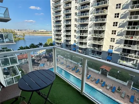 5085 NW 7th Street Miami FL 33126