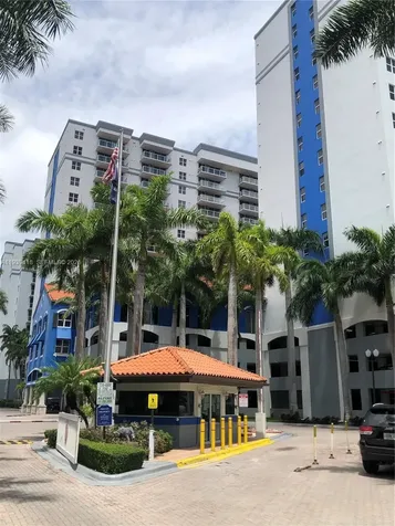 5085 NW 7th Street Miami FL 33126
