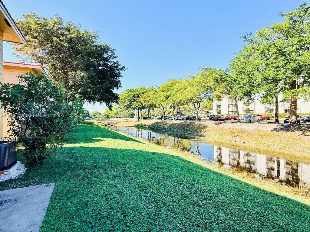 2651 Riverside Drive Coral Springs FL 33065
