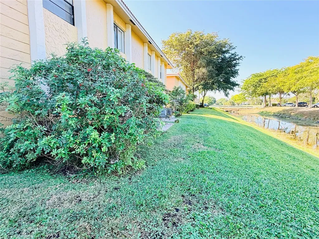 2651 Riverside Drive Coral Springs FL 33065