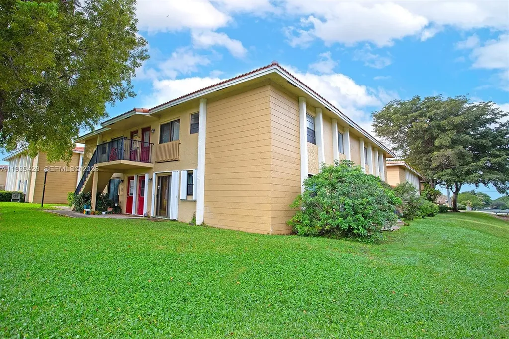 2651 Riverside Drive Coral Springs FL 33065