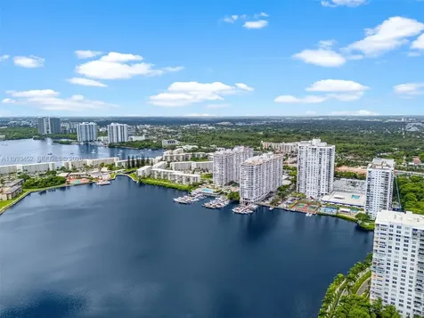 18021 Biscayne Boulevard Aventura FL 33160