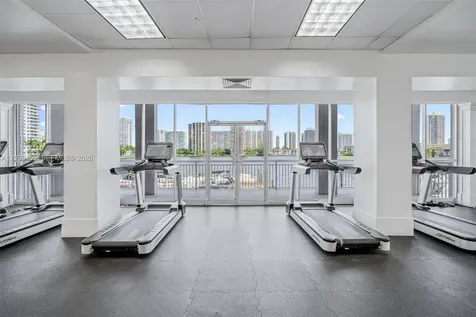 18021 Biscayne Boulevard Aventura FL 33160