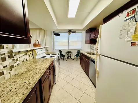 18021 Biscayne Boulevard Aventura FL 33160