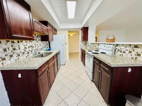 18021 Biscayne Boulevard Aventura FL 33160