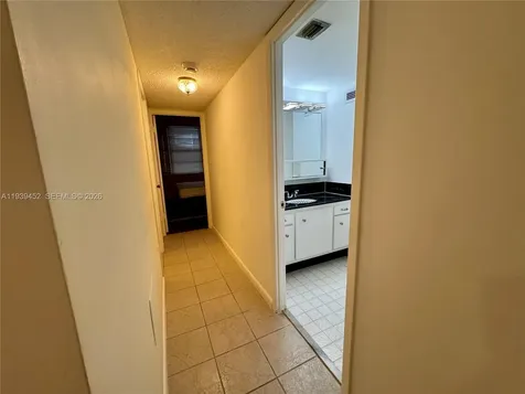 18021 Biscayne Boulevard Aventura FL 33160