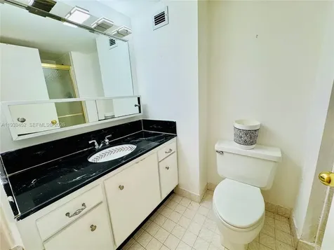 18021 Biscayne Boulevard Aventura FL 33160