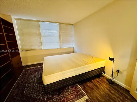 18021 Biscayne Boulevard Aventura FL 33160