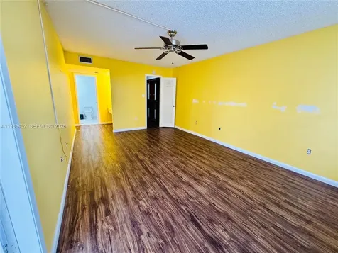 18021 Biscayne Boulevard Aventura FL 33160