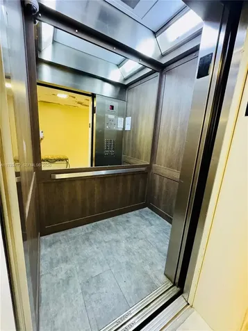 18021 Biscayne Boulevard Aventura FL 33160