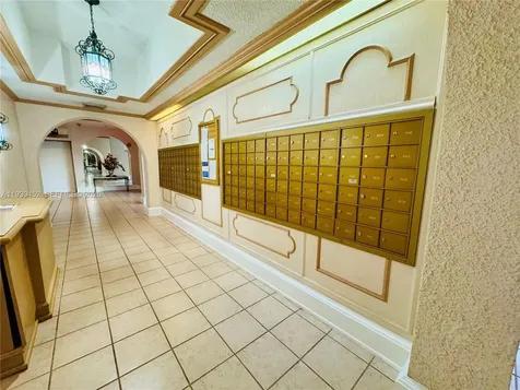 18021 Biscayne Boulevard Aventura FL 33160