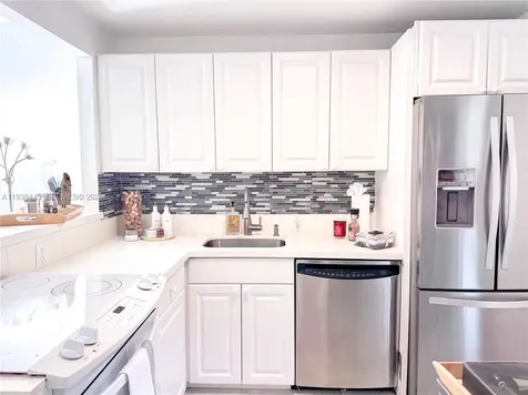 3301 N Country Club Drive Aventura FL 33180
