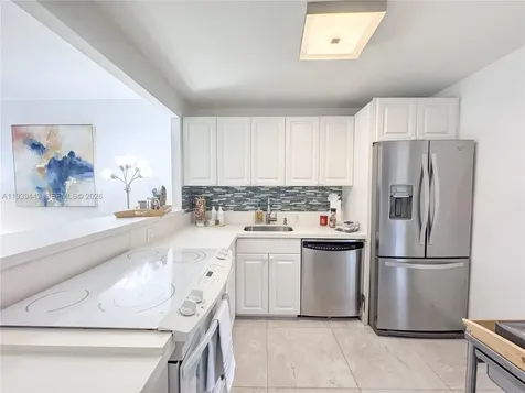 3301 N Country Club Drive Aventura FL 33180