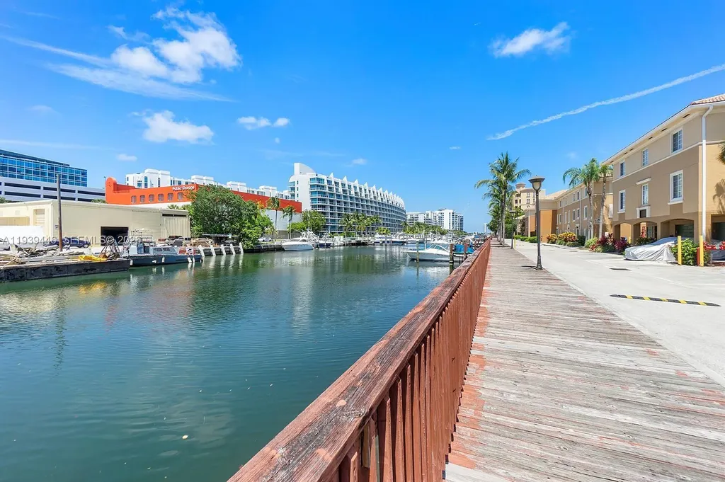 2861 NE 185th Street Aventura FL 33180