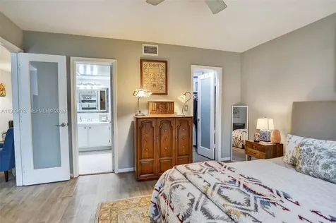 124 NE 19th Court Wilton Manors FL 33305