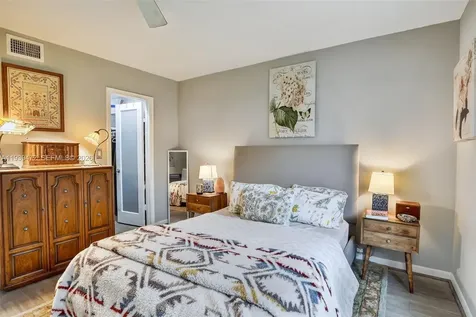 124 NE 19th Court Wilton Manors FL 33305