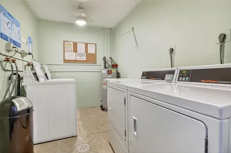 124 NE 19th Court Wilton Manors FL 33305