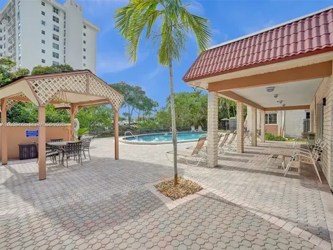 124 NE 19th Court Wilton Manors FL 33305
