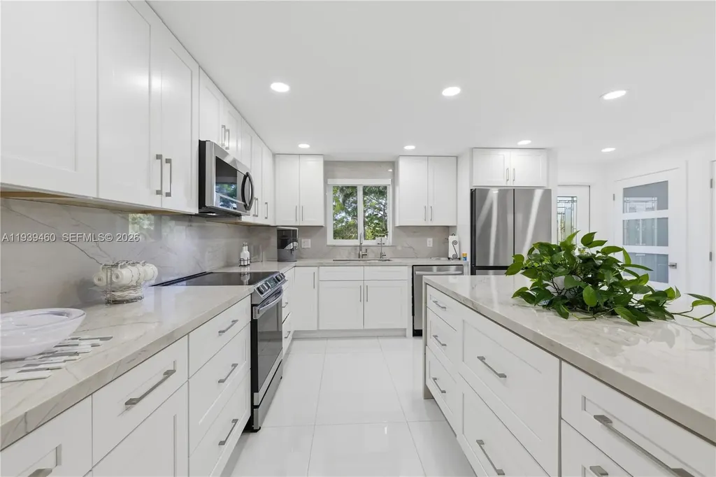 250 S Hollybrook Terrace Pembroke Pines FL 33025