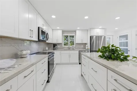 250 S Hollybrook Terrace Pembroke Pines FL 33025