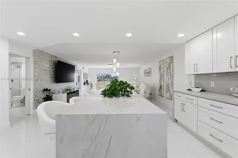 250 S Hollybrook Terrace Pembroke Pines FL 33025