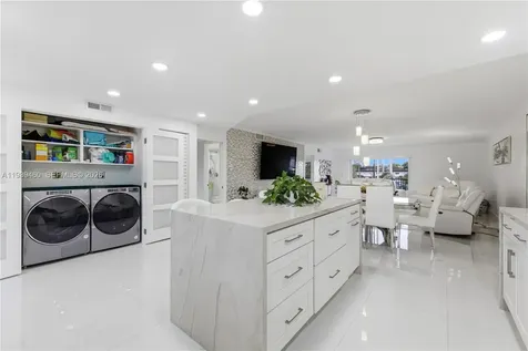 250 S Hollybrook Terrace Pembroke Pines FL 33025