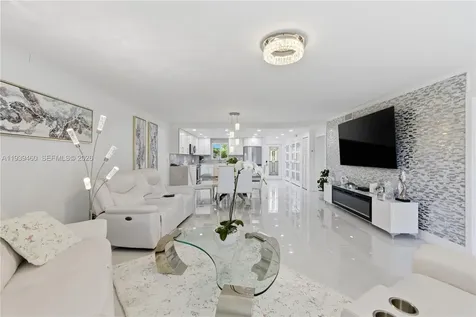 250 S Hollybrook Terrace Pembroke Pines FL 33025