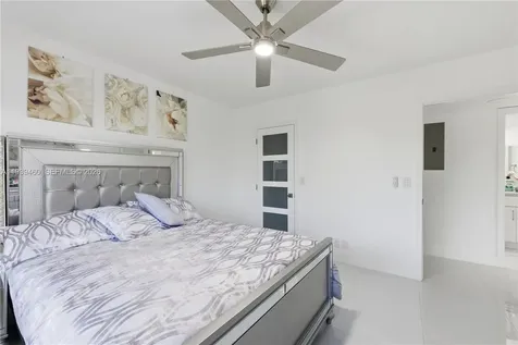 250 S Hollybrook Terrace Pembroke Pines FL 33025