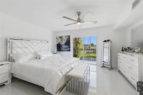 250 S Hollybrook Terrace Pembroke Pines FL 33025