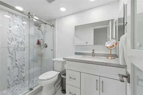 250 S Hollybrook Terrace Pembroke Pines FL 33025