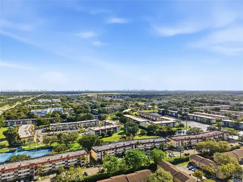 250 S Hollybrook Terrace Pembroke Pines FL 33025