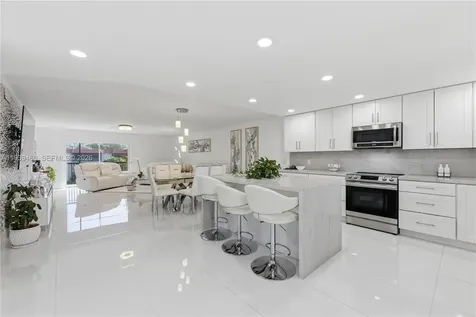 250 S Hollybrook Terrace Pembroke Pines FL 33025